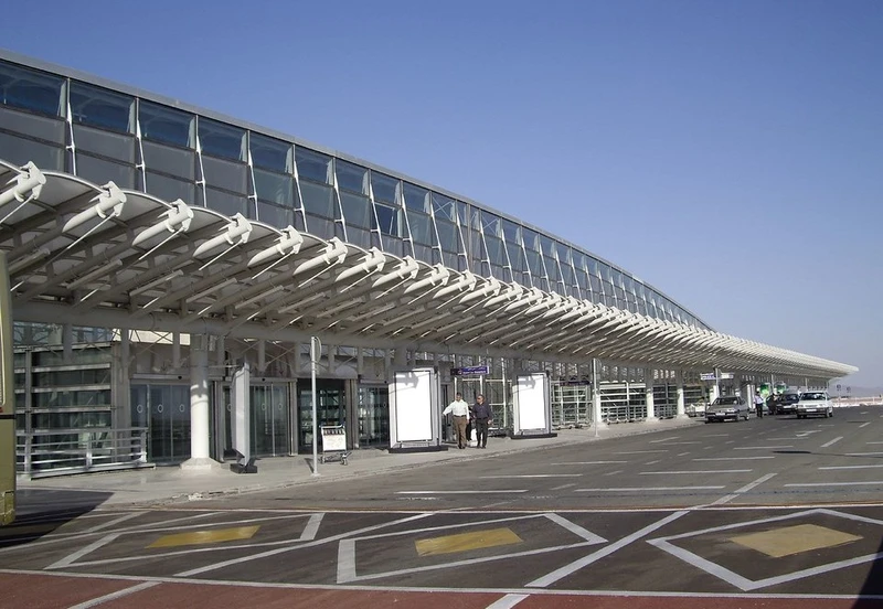 Entrada a la Terminal 1.